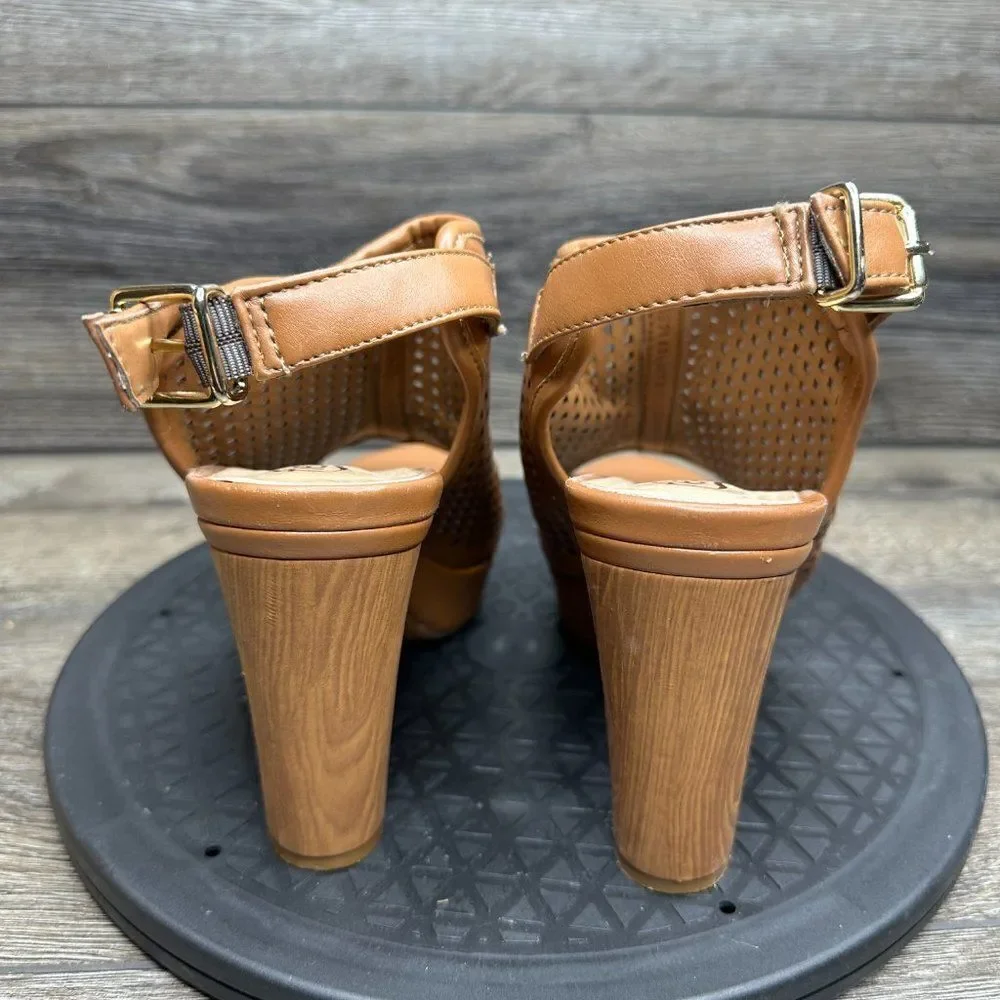 Flexi Heels Womens size 6.5 Tan Block Heel